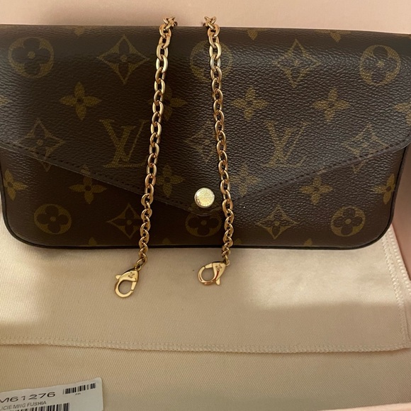 LOUIS VUITTON Felicie Gold Chain - Picture 3 of 7